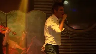 Teoman mikrofonu atıp hiçbir şey olmamış gibi konserden gidiyor