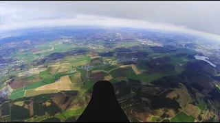 Sauerländer Wolkenkratzer :)  Paragliding im Sauerland