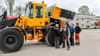 Ładowarka Volvo L120 E . " Darek zrób mi błotniki i oświetlenie masz wolną rękę " OK namówiłeś mnie!