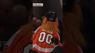 NEVER turn your back on Gritty