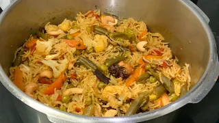 வெஜ் பிரியாணி ஈஸியா குக்கரில் குழையாமல் செஞ்சு அசத்துங்க/vegBiriyani recipe/ veg Biriyani in cooker