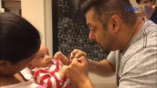 Salman Khan playing with his nephew Ahil, watch video | वनइंडिया हिन्दी