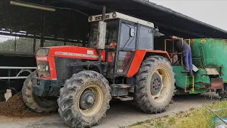 Krmení krav | Zetor ZTS 10245  Manitou | Soukromník Hrách |