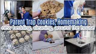 Parent Trap Cookies, Bedroom Facelift, Homemade Granola Bars, Pudding, Cleaning, All The Things!
