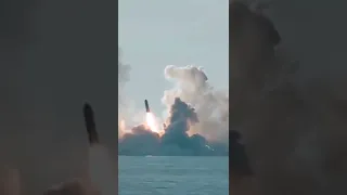 Залповый пуск баллистических ракет "Булава"