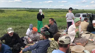 Трапеза в поле. 10 Июля, 2021. Снимал Николай Астахов