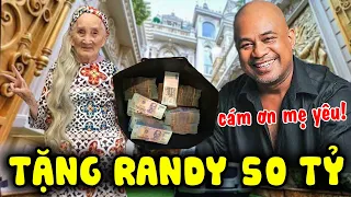 Ca sĩ Randy hạnh phúc khi gặp lại mẹ ruột sau 20 năm, được mẹ tặng tiền khủng