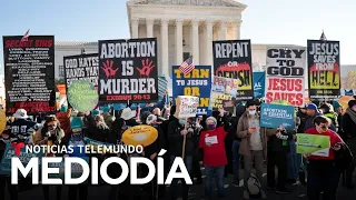 Protestan a favor y en contra del aborto en la Corte Suprema | Noticias Telemundo