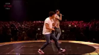 Rizzle Kicks - Mama Do The Hump (JLS Sing for Sport Relief)