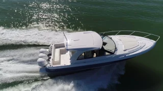 Intrepid Boats 410 Evolution (2017-) Test Video - By BoatTEST.com