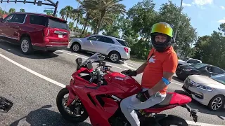 ZX6R Runs Into a Ducati 950 Supersport