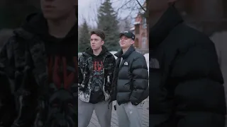 Твой друг не знал, что она твоя младшая сестра... #tiktok - clover.bro ☘ #shorts