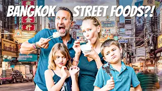 Foreigners try CRAZY 🇹🇭 Thai street foods in Bangkok’s Chinatown