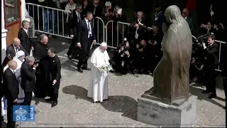 Pope visits Memorial in honor of Mother Teresa of Calcutta