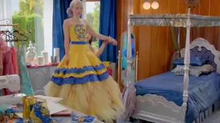 Descendants 2 MAL USES HER SPELL BOOK