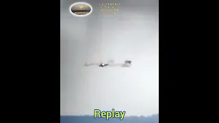 🇺🇦︻╦╤─💥🅉🅦🅐🅡👹🚁🇷🇺 This is moment the alleged Russian Ka-52 attack helicopter was hit by Ukrainian fire