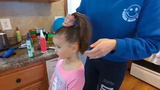 How to Do Cheerleader Hair for Dads