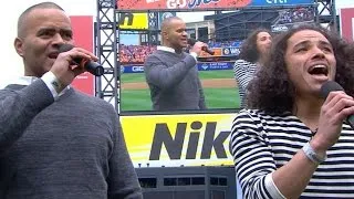 PHI@NYM: Hamilton stars Ramos, Jackson perform anthem