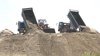 Advance Techniques Skills Operator Wheel Loader Huge Sand Pushing Into Water