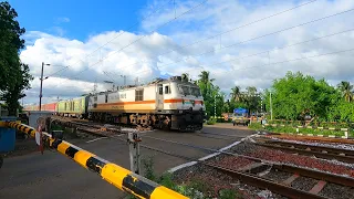 Extreme Speedy Jammu Tawi Express Dangerous 132 kmph Attacks At Belmuri Railgate