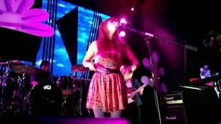 Lenka - "Mr. Tambourine Man" - Live In Moscow 02.09.2013