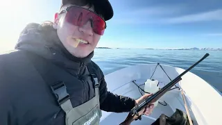 Umiatsiartaannik piniarneq : Hunting with my new boat