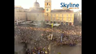 Time lapse Parma festeggiamenti Parma Calcio in Piazza Garibaldi 5 maggio 2024