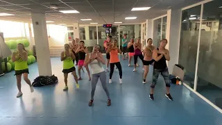 Mal de amores ( Sofía reyes y becky g)/ zumba con Elisabet