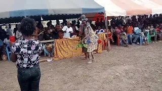 le Secret de la danse Dôgblo du Dida; la communication entre le percussionniste et la danseuse