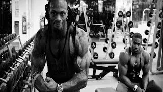 Ulisses Jr and Simeon Panda train back, biceps and shoulders