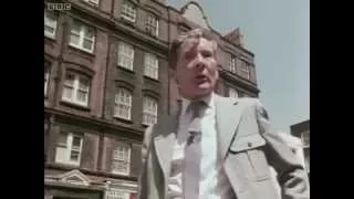 Kenneth Williams - Going Places -  1975 - Bloomsbury, Piano Museum etc