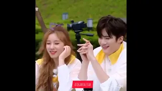 Lucas looks like he's jealous seeing Yuqi with Yanan 💔💔