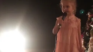 6-летняя Лиза Галкина спела песню Раймонда Паулса Миллион алых роз и поздравила его с днем рождения