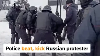 Russian police beat, arrest anti-war protesters