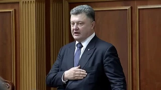 Порошенко поет гимн ДНР