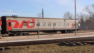 Поезд с 1 вагоном Псков - Дно и прибытие Ласточки Санкт-Петербург - Псков