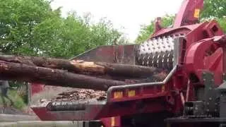 Holz fressen ohne Ende - Ultimative Wood Shredding Film