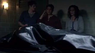 Teen Wolf 2x12 Peter discover that Kanima is evolving to fly Derek tells Scott get him out hospital.