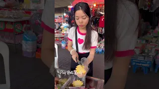 A cute, hard-working girl. - Thai Street Food #shorts