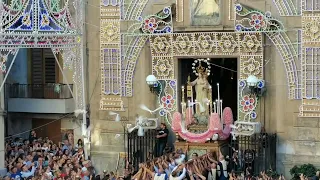 Palermo 2 Ottobre 2022 Trionfale Uscita Madonna della Mercede al capo e lancio di Carta Colorata