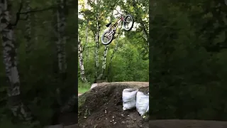 Человек неведимка на BMX