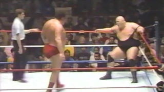 Andre the Giant vs King Kong Bundy