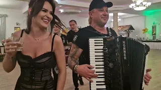 Szalona 40 stka 🤣🤣❤️❤️ Ale pani puka 🤣🤣 Oglądać do końca 🤣🤣