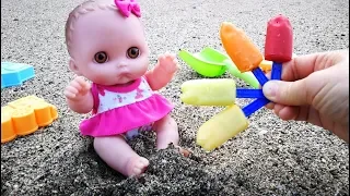 Куклы Пупсики Пробуем Ледяное Мороженое На Море Кушаем Играем в Песочек Мультик Для детей