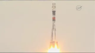 Soyuz Rocket Launches New International Space Station Crew | Video