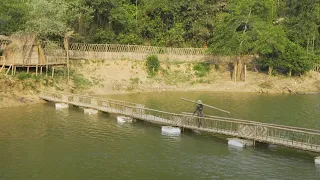 Building Bamboo House On Lake, Make a Bamboo Bridge Floating On The Water To Move To The House Ep3