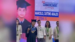 Senior high school student, nagdala ng sariling mga medal sa graduation