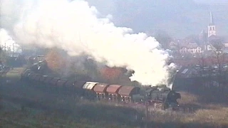 2400 Tonnen 52 Wagen und 3 Dampfloks schwerer Güterzug mit drei Dampfloks