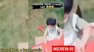 Léo filho de Marilia Mendonça e Murilo Huff brincando de escorregar e olha a felicidade dele!