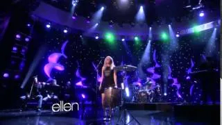 Ellie Goulding performs 'Lights' on The Ellen Show